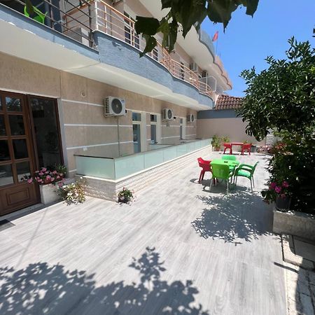 Hotel Villa Flowers Vlorë Extérieur photo